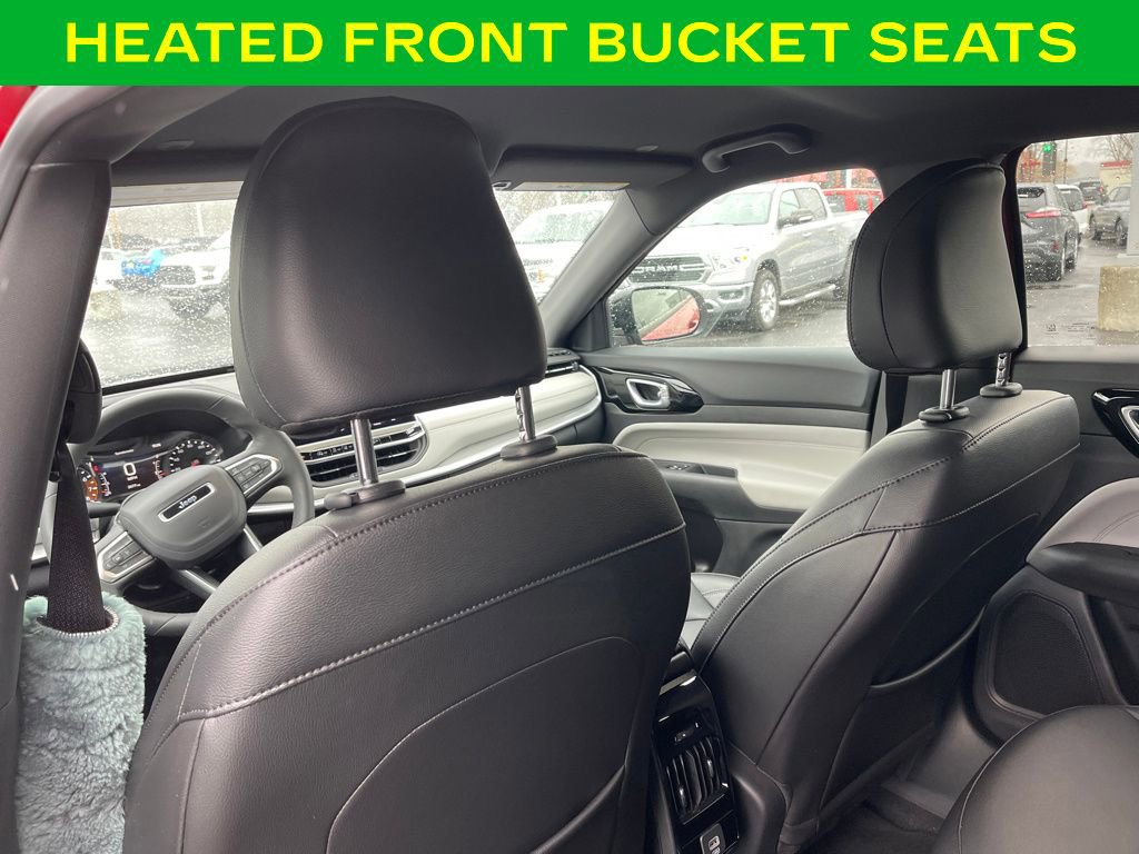 Used 2025 Jeep Compass Limited image 14