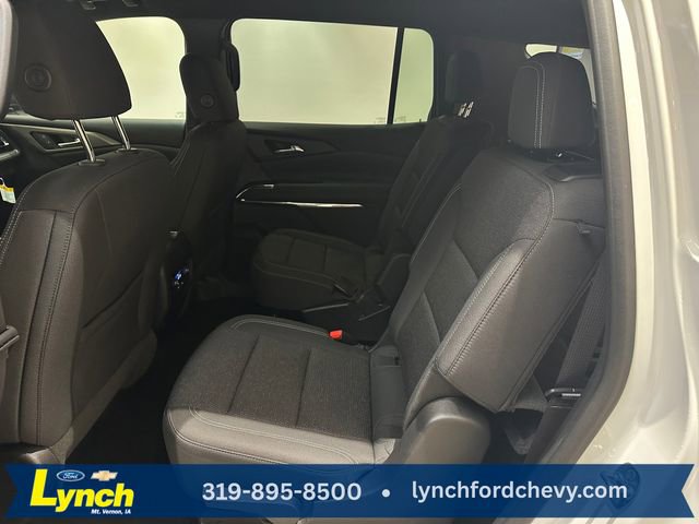 Used 2025 Chevrolet Traverse LT image 18