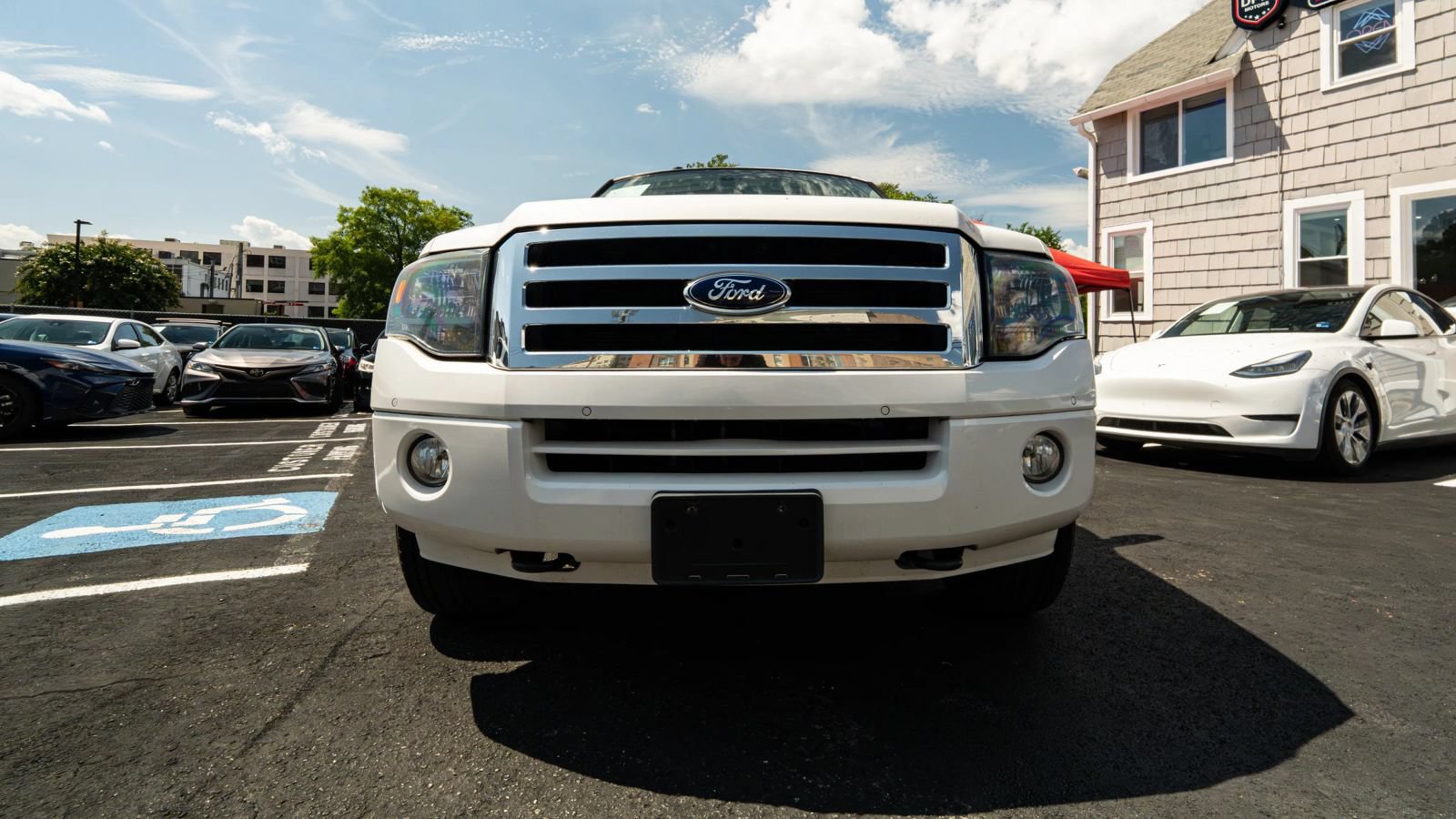 Used 2014 Ford Expedition Limited w/ Equipment Group 301A AWD/4WD image 10