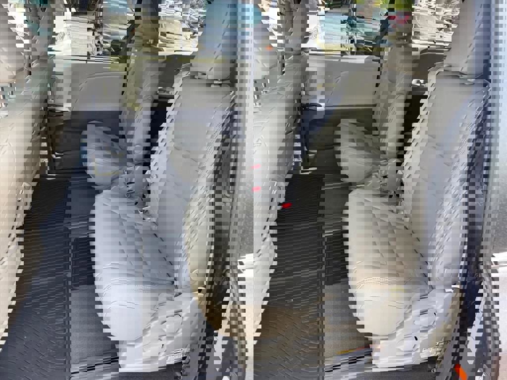 Used 2019 Toyota Sienna XLE FWD image 13