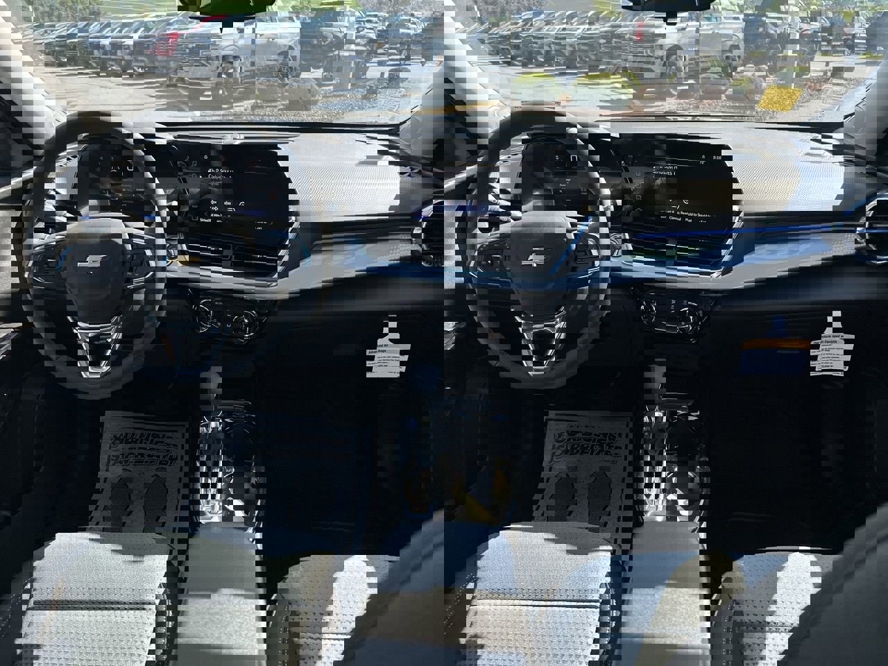 New 2025 Chevrolet Trax LT w/ Driver Confidence Package image 16