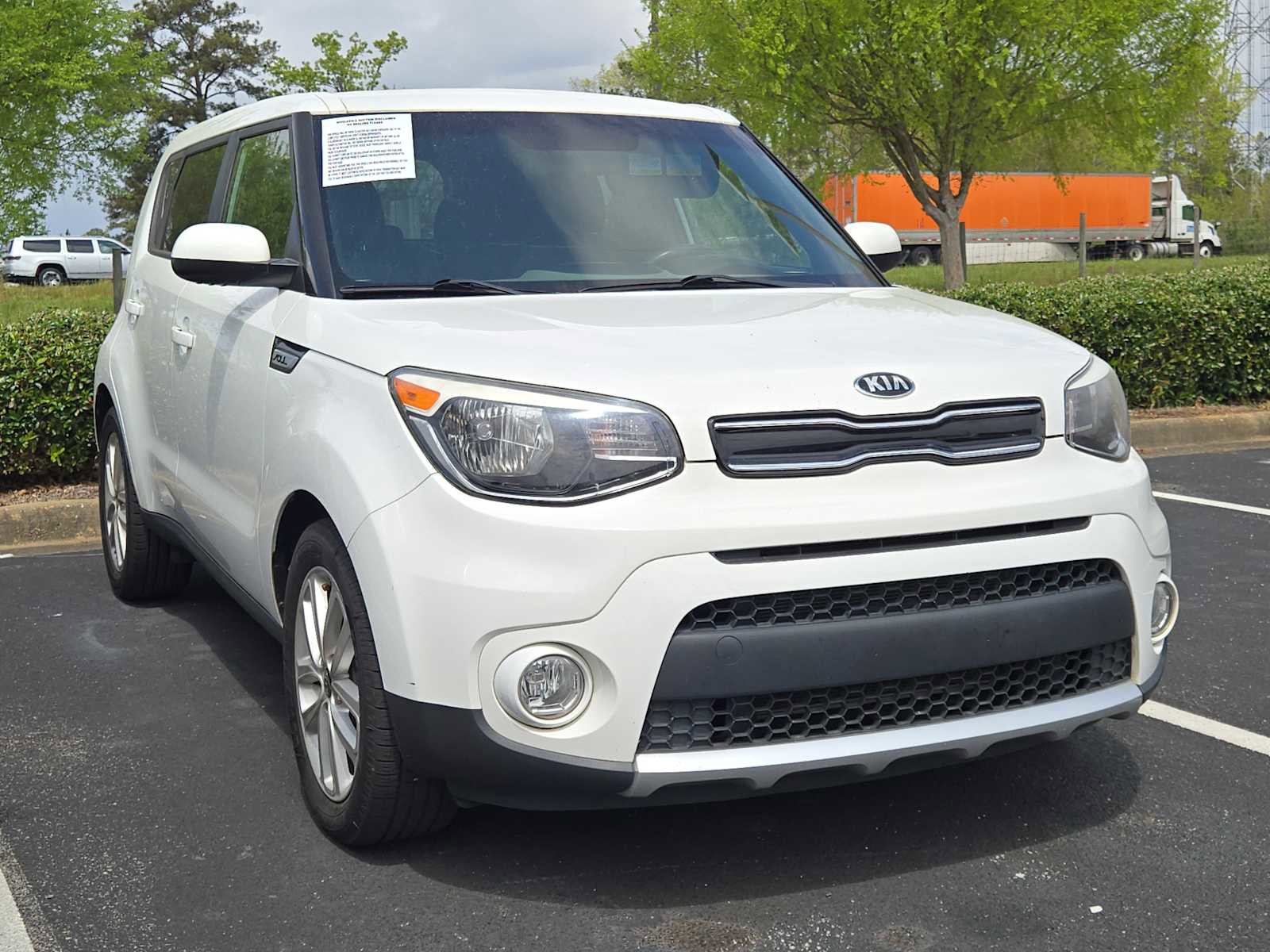 Used 2017 Kia Soul + image 1
