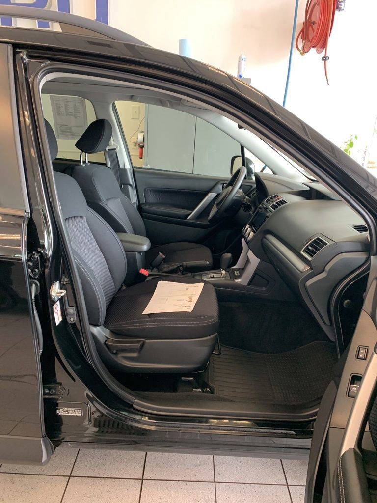 Used 2017 Subaru Forester 2.5i Premium w/ All-Weather Package AWD/4WD image 21