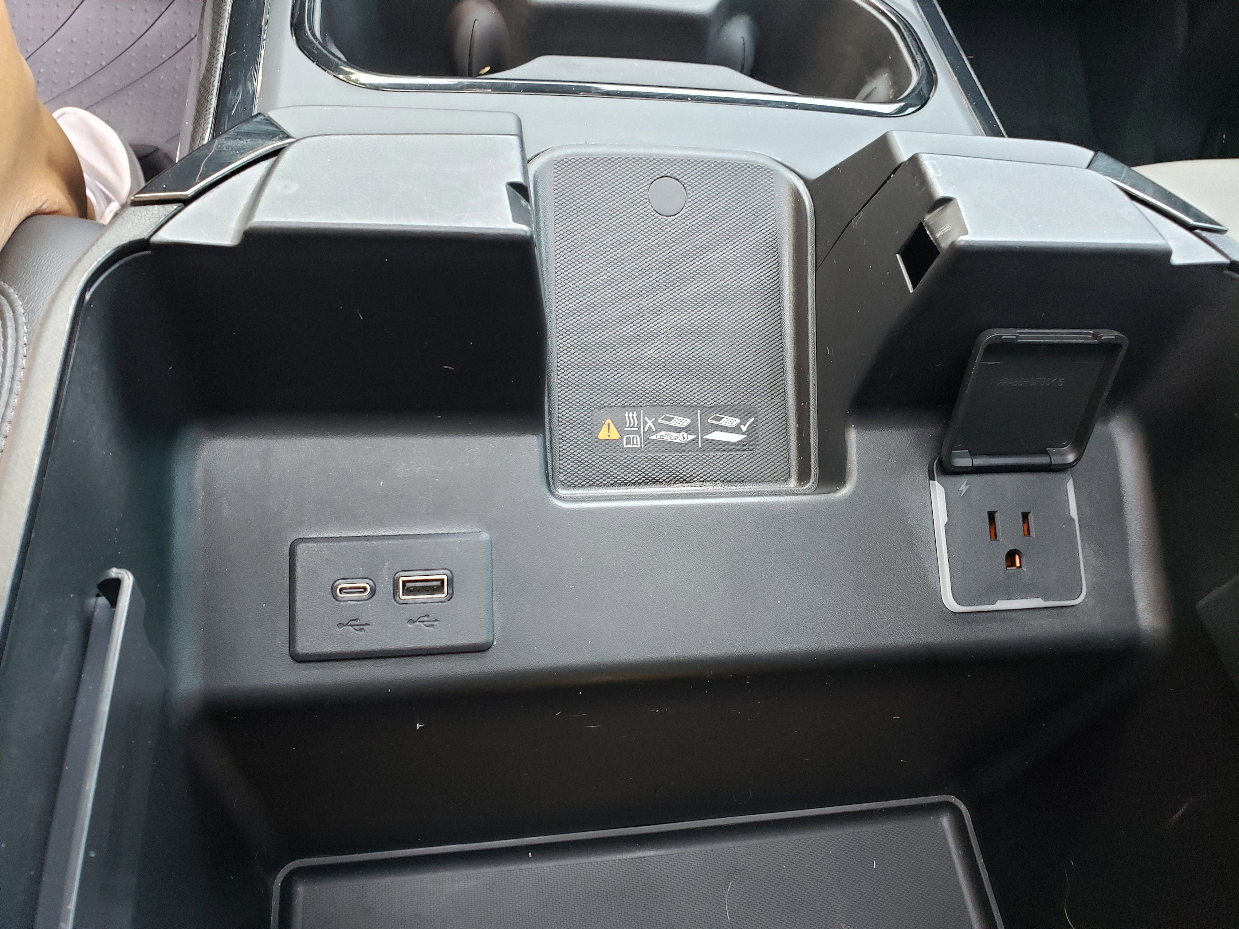 Used 2024 Chevrolet Silverado 2500 ZR2 w/ Technology Package image 26