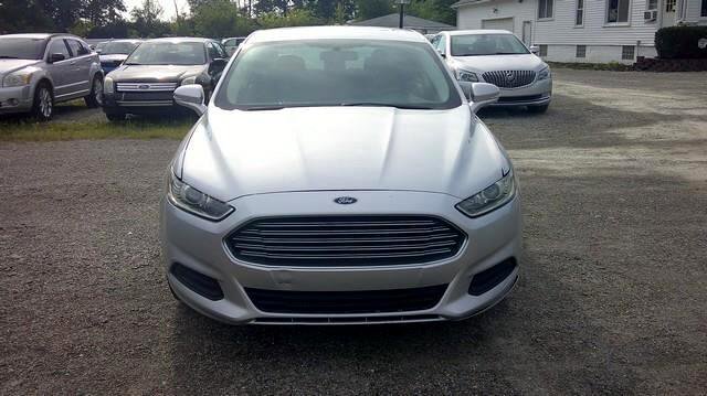 Used 2014 Ford Fusion SE image 2