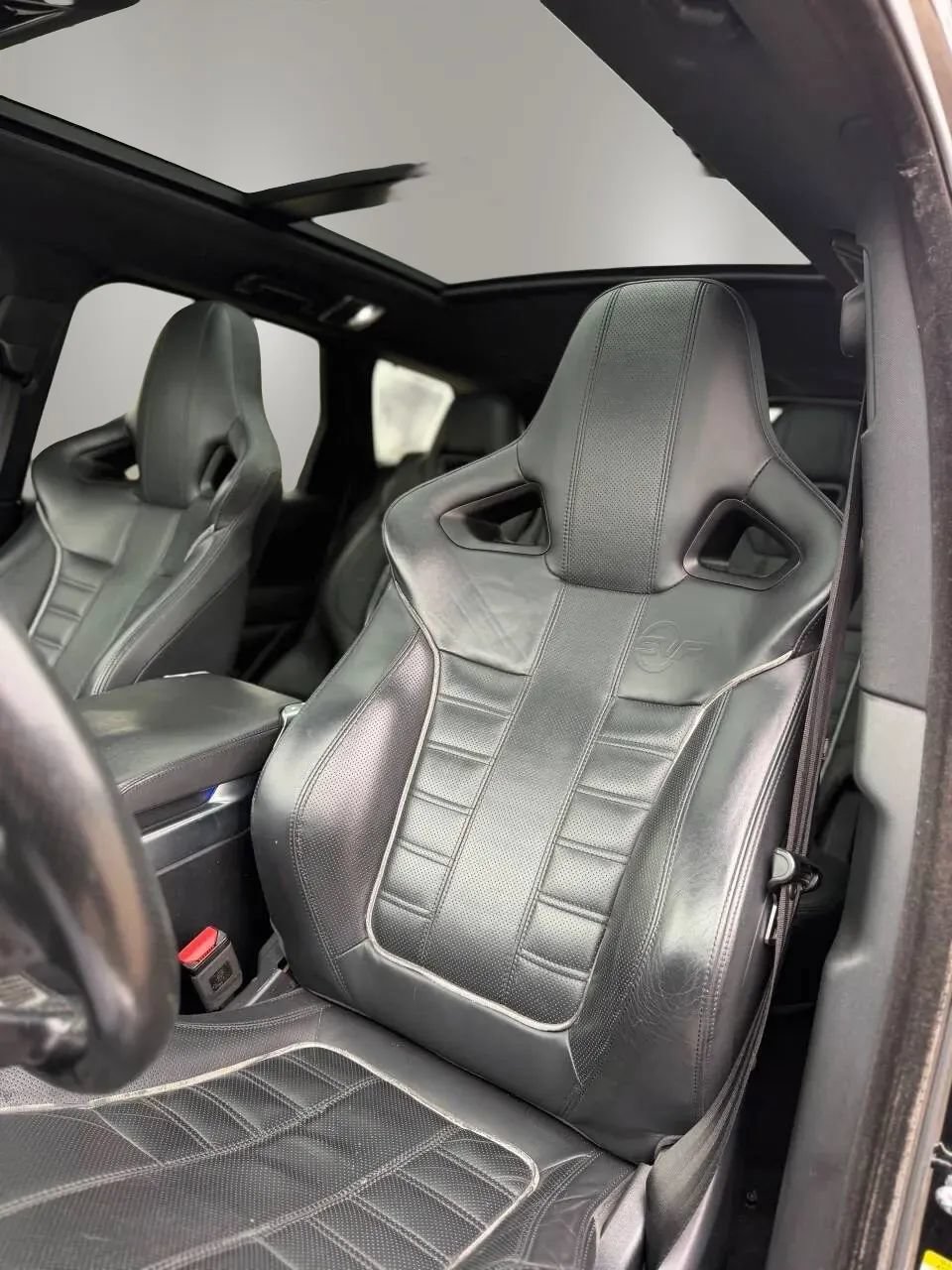Used 2015 Land Rover Range Rover Sport SVR AWD/4WD image 15