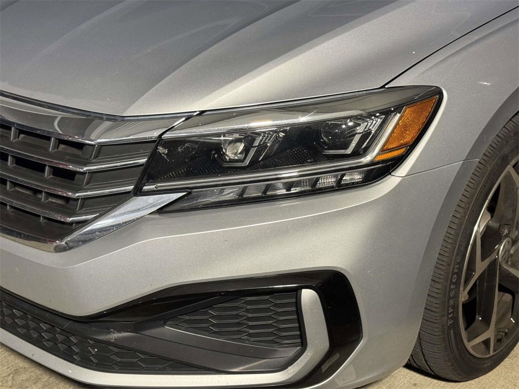 Used 2020 Volkswagen Passat 2.0T R-Line image 3