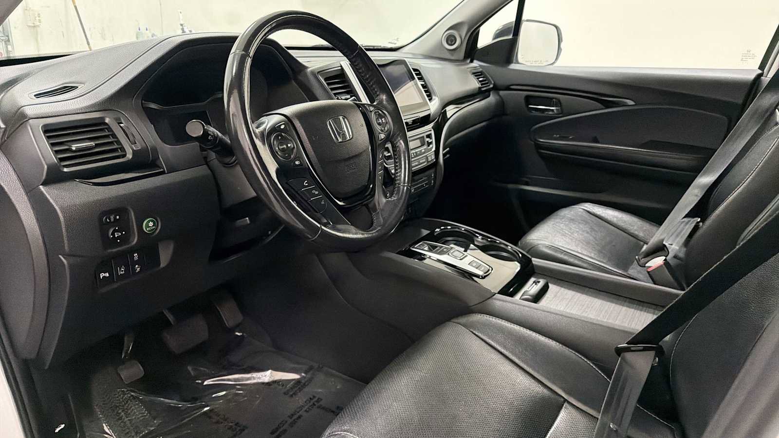 Used 2017 Honda Pilot Elite image 12