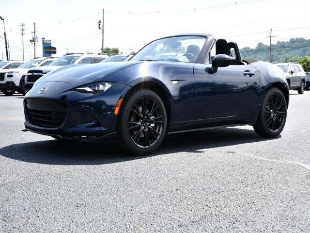 New 2026 MAZDA MX-5 Miata Club w/ Weather Package RWD image 3