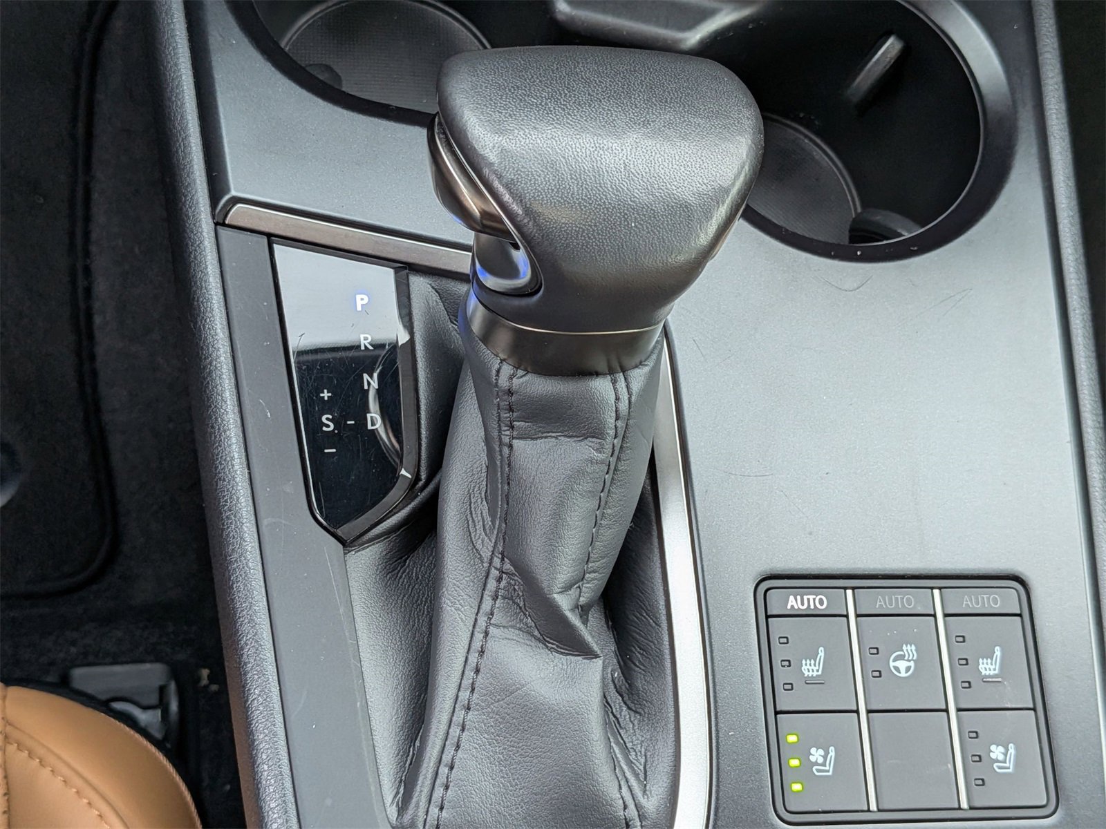 Used 2023 Lexus UX 250h FWD w/ Premium Package image 25