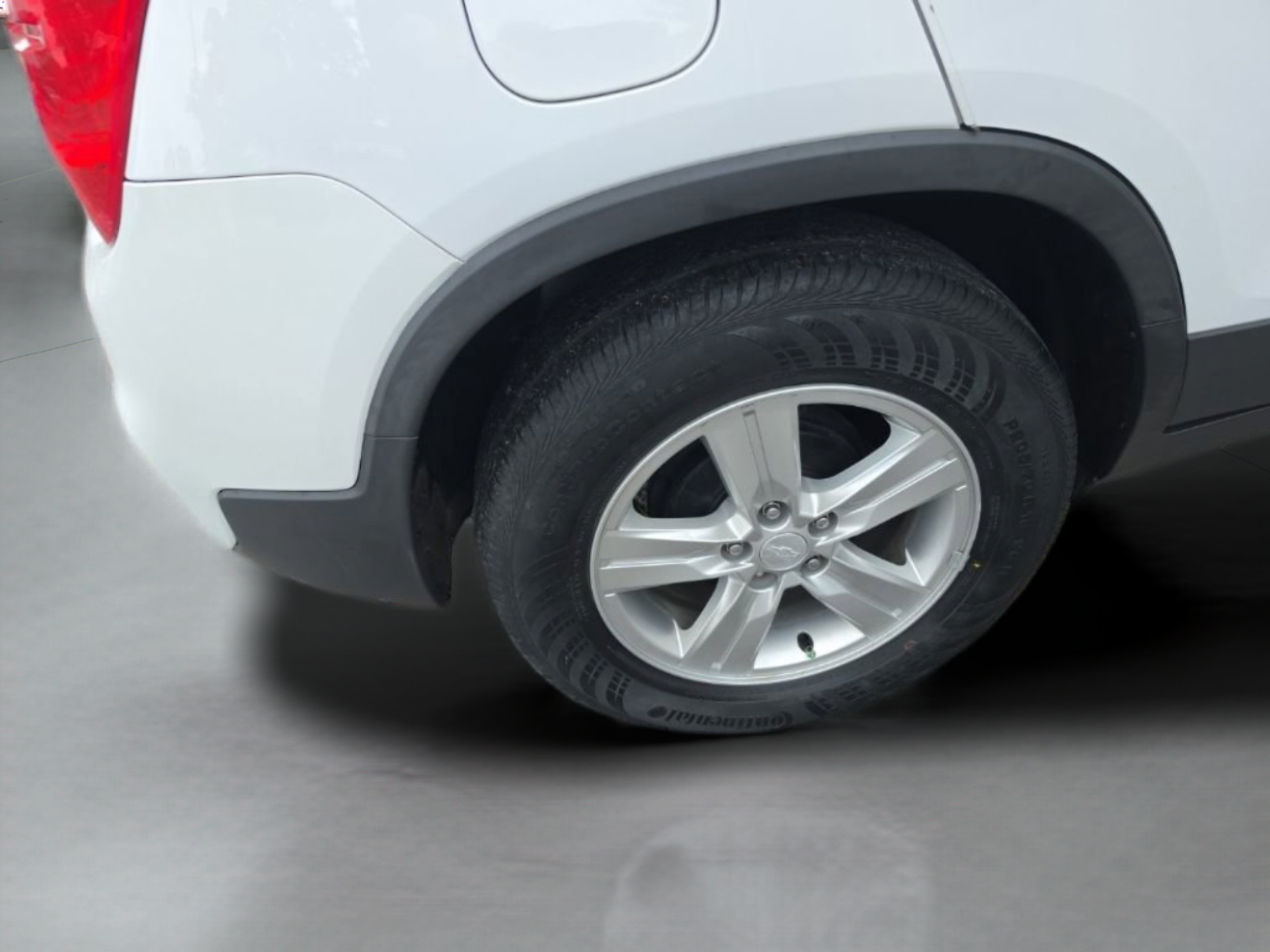 Used 2020 Chevrolet Trax LS w/ Tint and Cruise Package FWD image 15