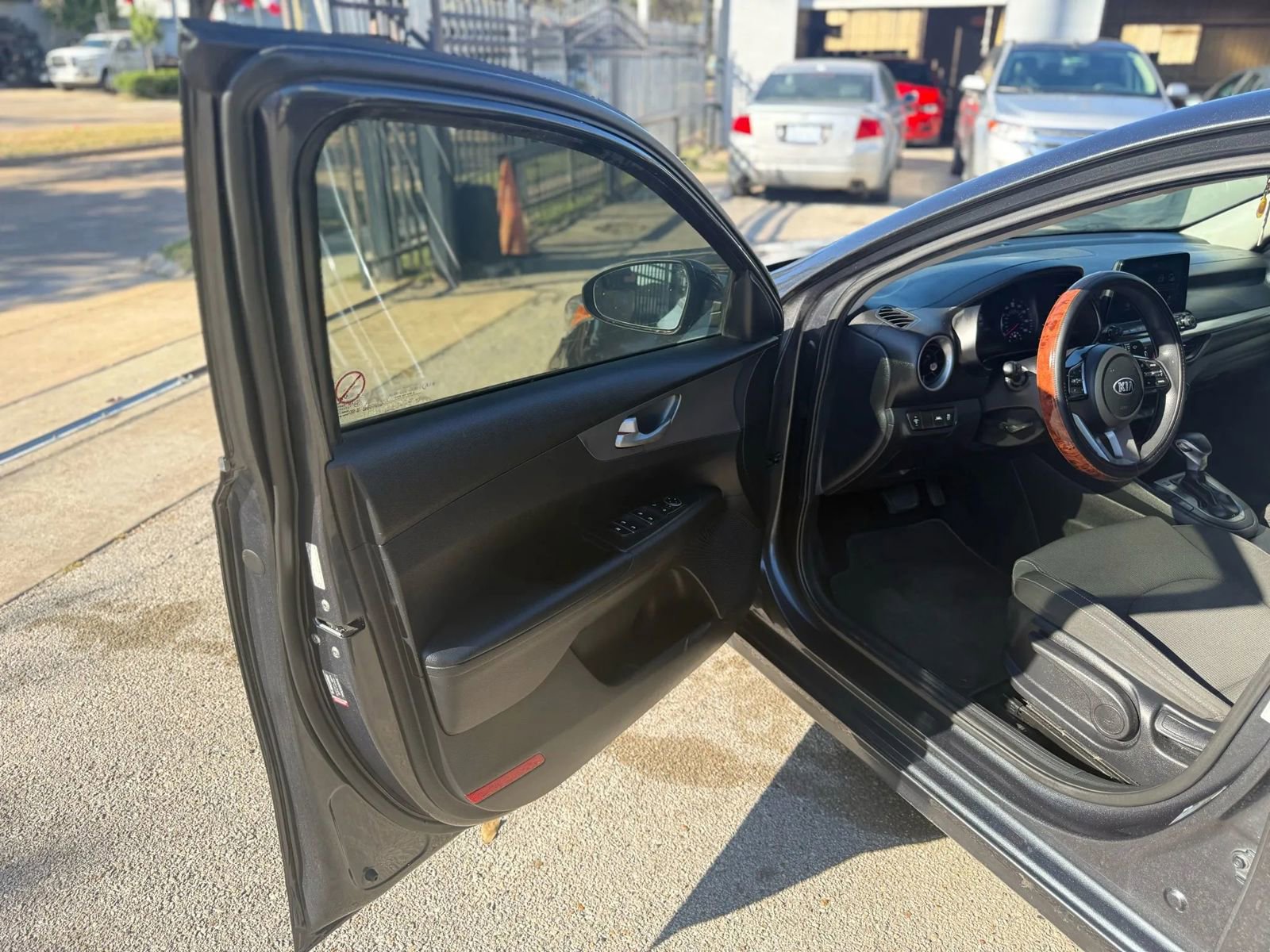 Used 2019 Kia Forte LXS FWD image 9