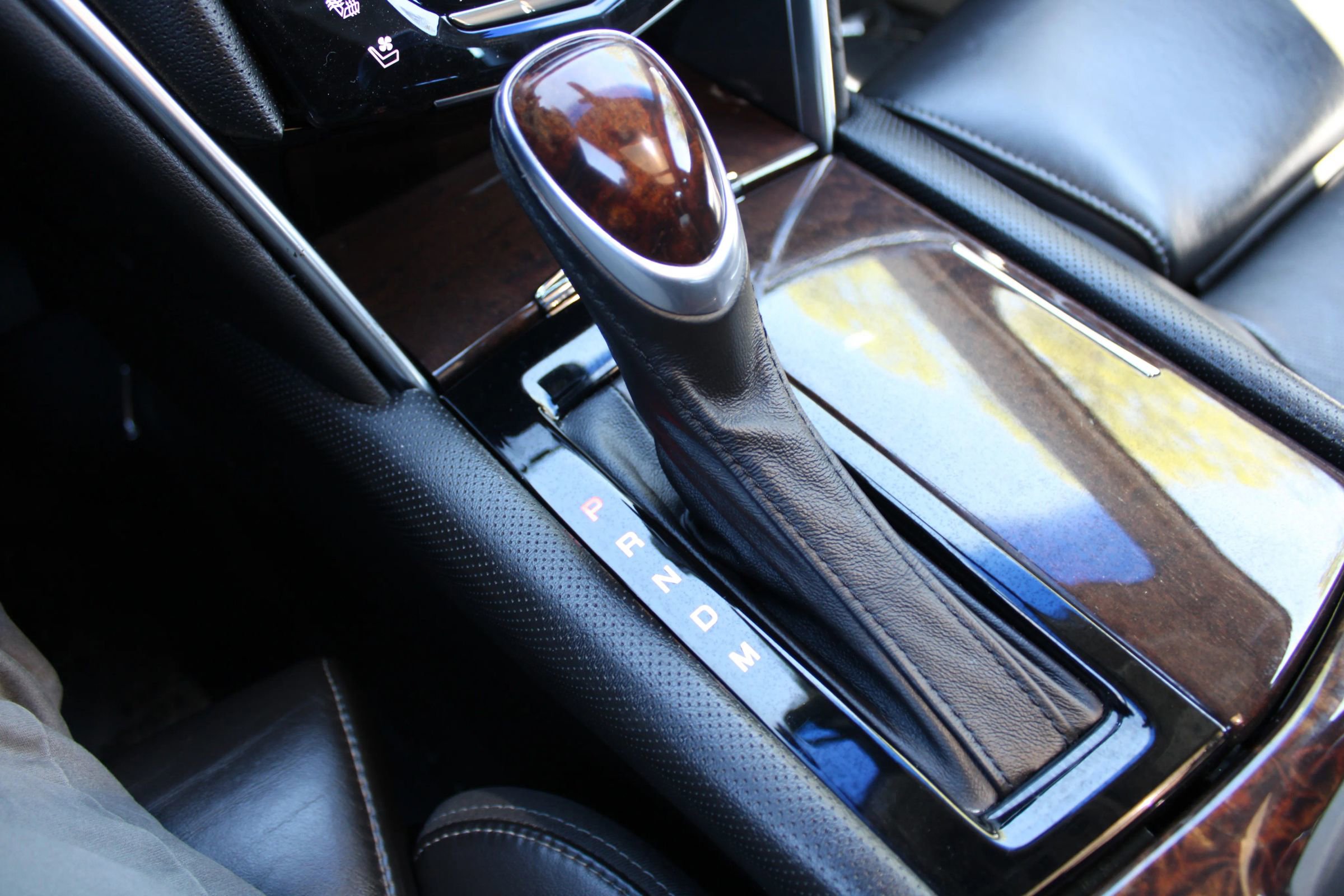 Used 2013 Cadillac XTS Luxury image 16