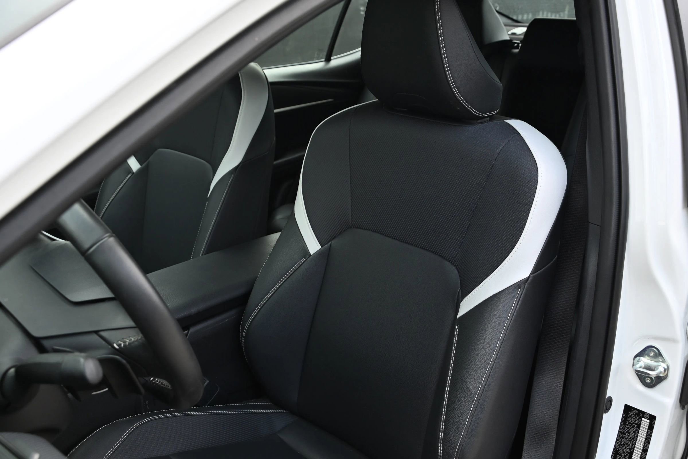 Used 2025 Toyota Camry SE image 20