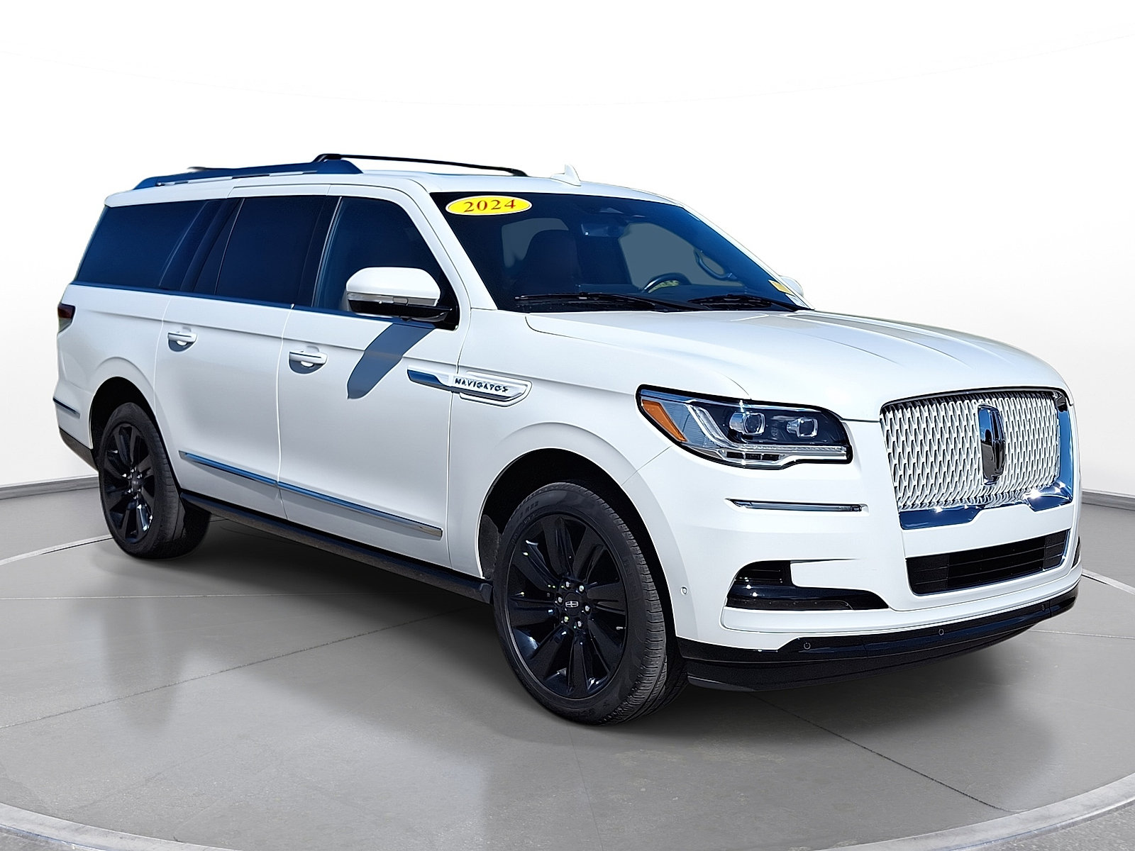 Used 2024 Lincoln Navigator L Reserve AWD/4WD image 1