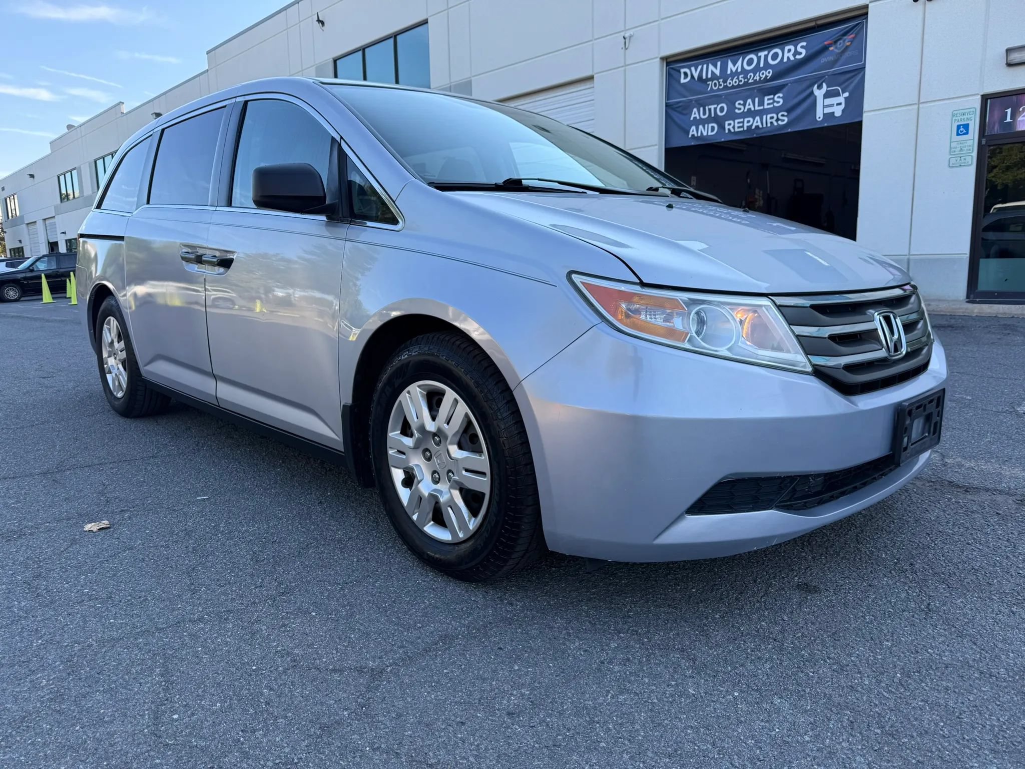 Used 2012 Honda Odyssey LX image 2