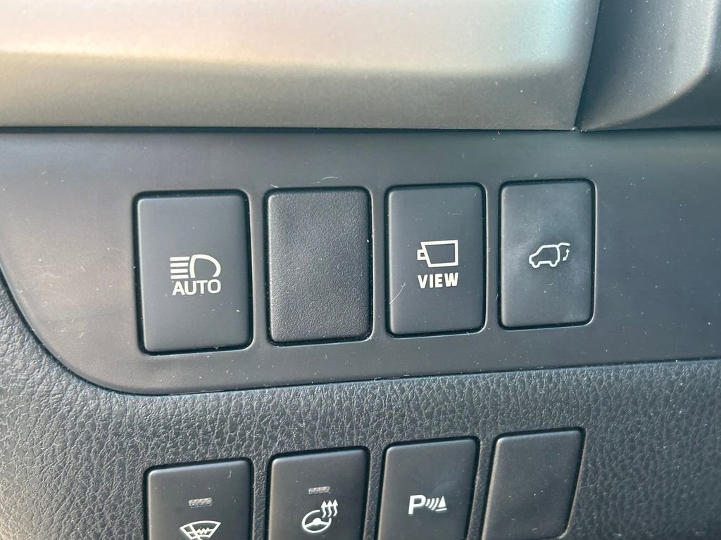Used 2019 Toyota Highlander Limited Platinum AWD/4WD image 34