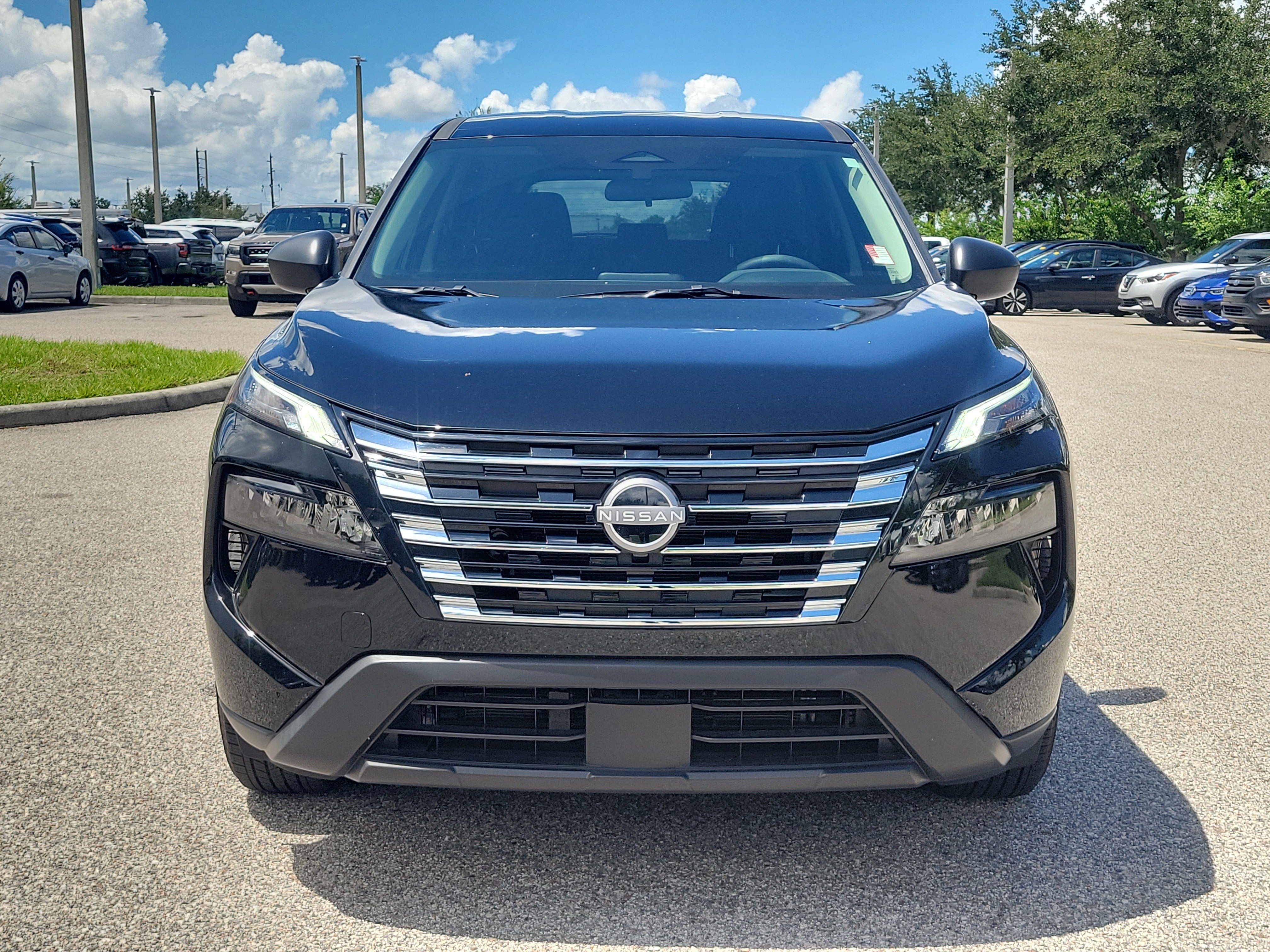 Certified 2025 Nissan Rogue S FWD image 2