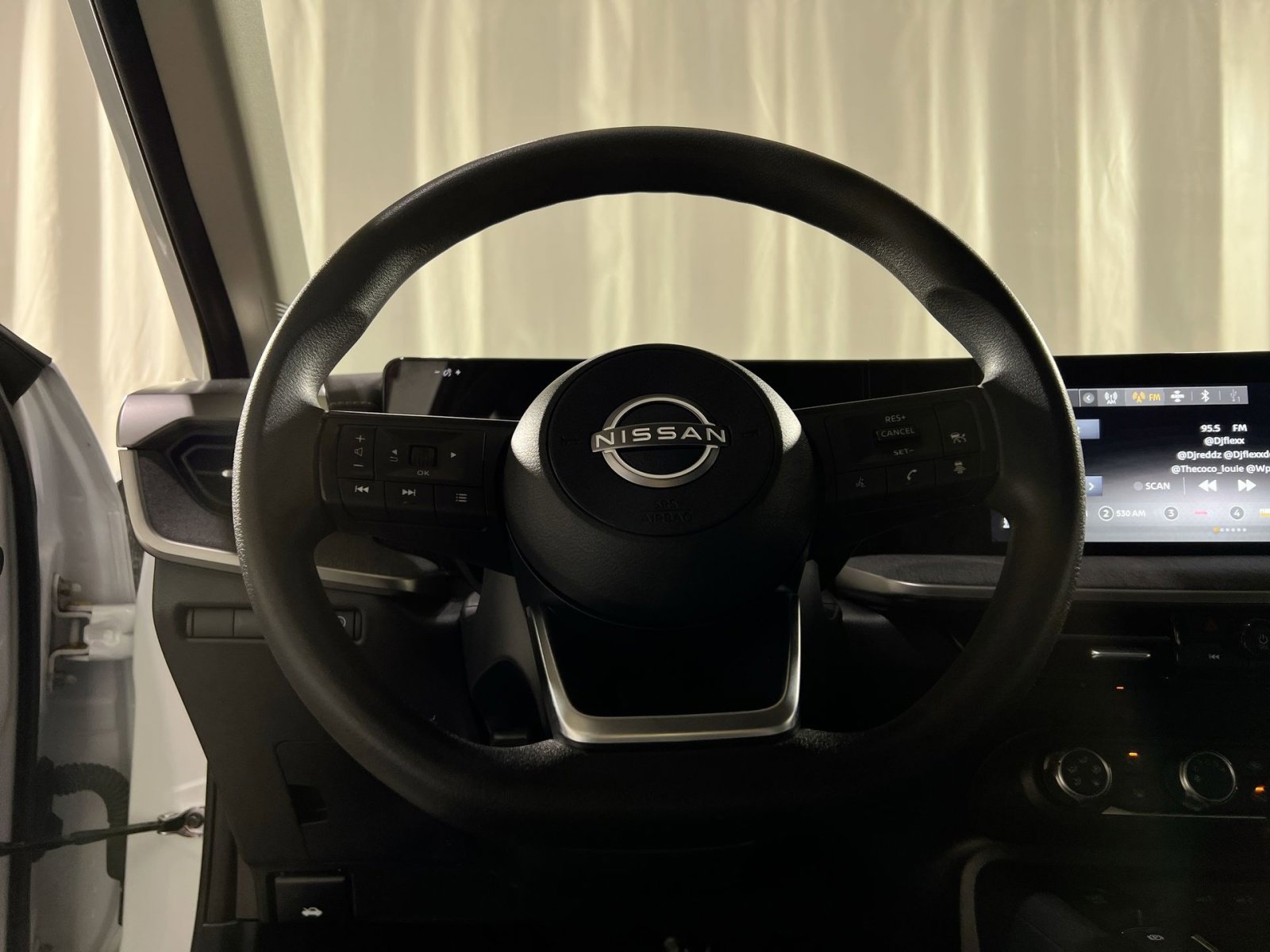 Used 2025 Nissan Kicks SV image 22