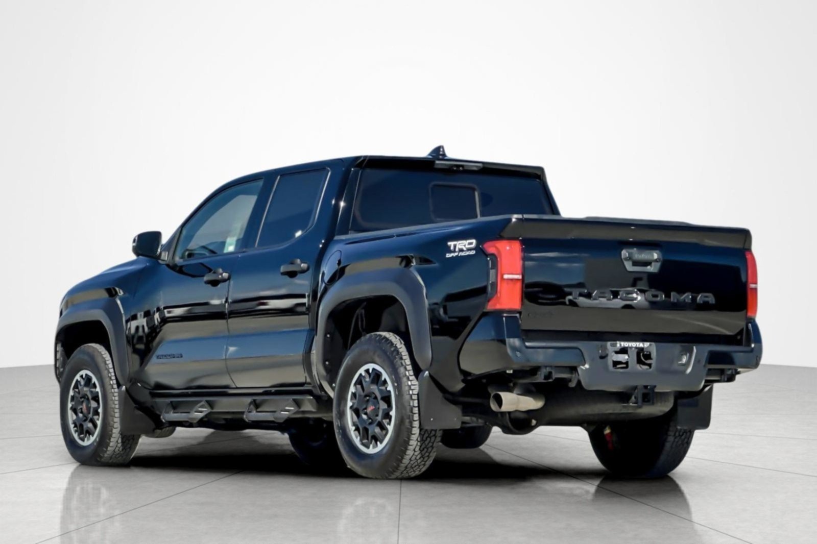 Certified 2025 Toyota Tacoma TRD Off-Road w/ TRD Off Road Premium Package AWD/4WD image 3