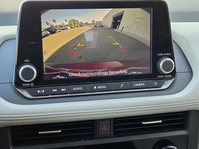 Used 2025 Nissan Rogue SV image 13