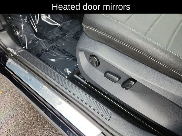 Used 2024 Volkswagen Taos SE image 20