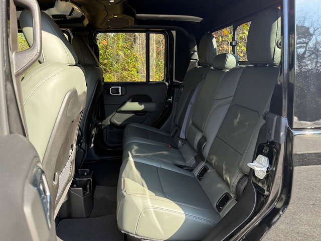 New 2026 Jeep Gladiator Mojave image 18