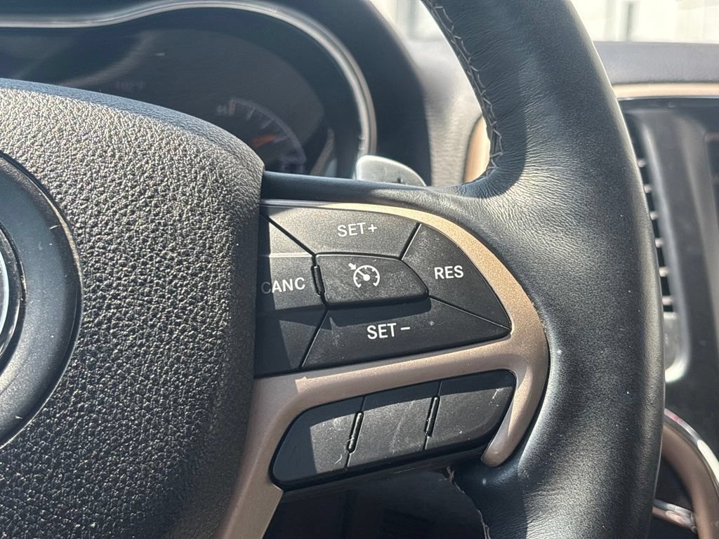 Used 2017 Jeep Grand Cherokee Limited AWD/4WD image 22