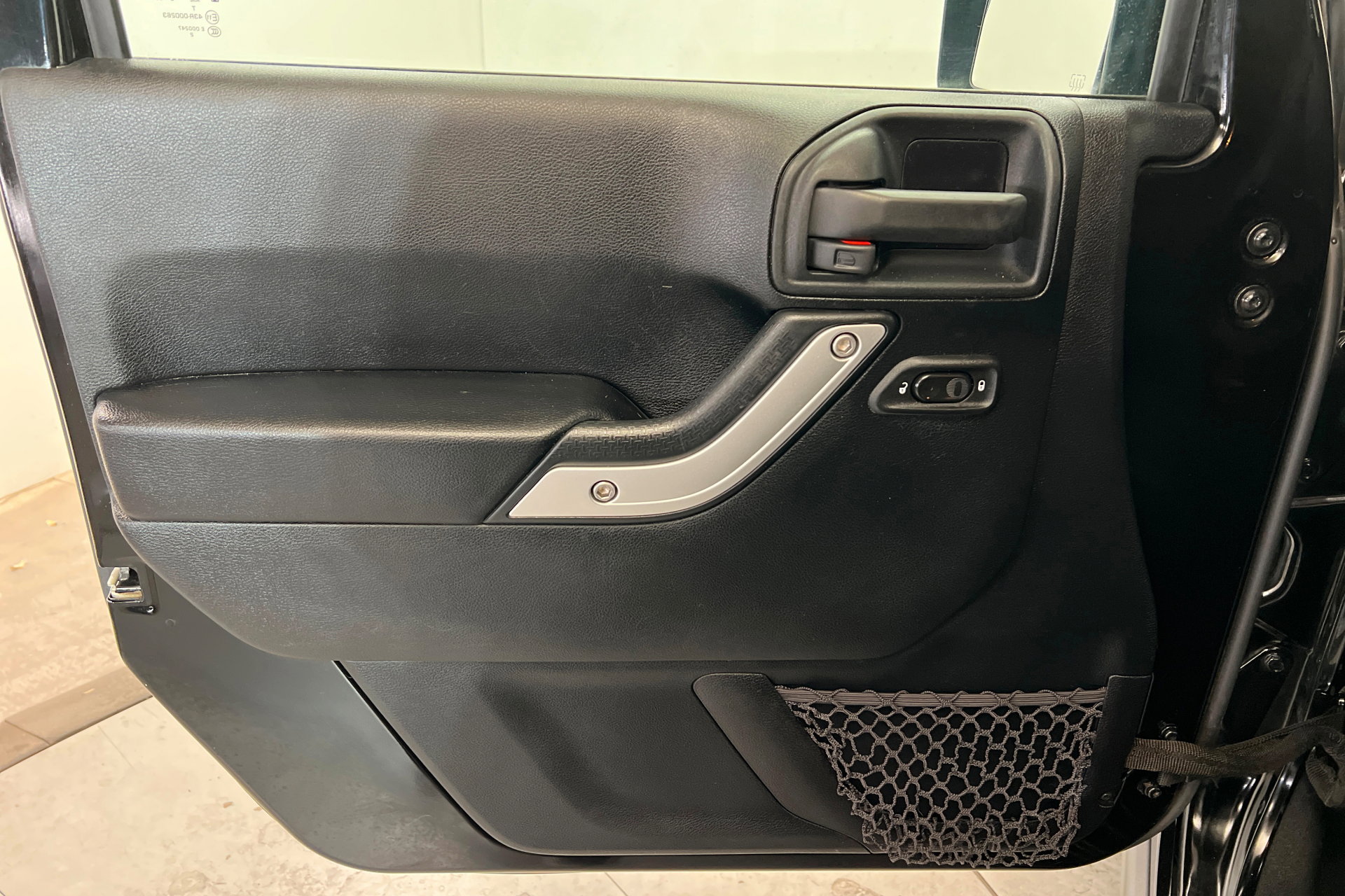 Used 2016 Jeep Wrangler Unlimited Rubicon w/ Max Tow Package AWD/4WD image 14