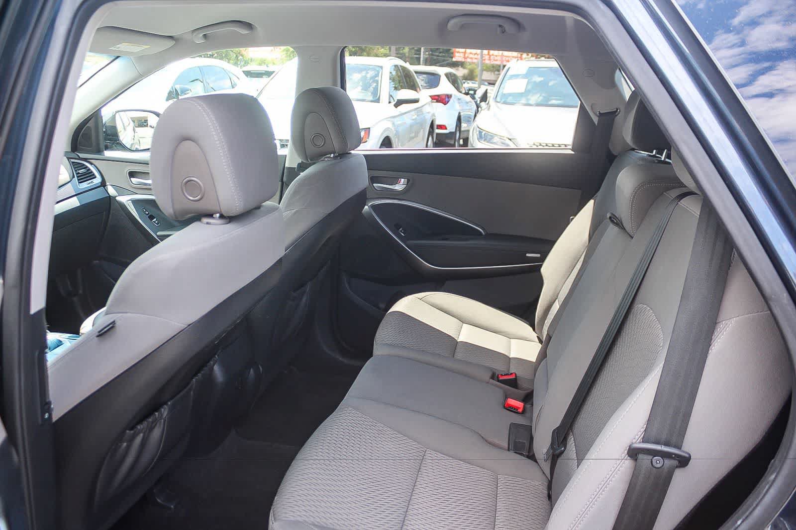 Used 2019 Hyundai Santa Fe XL SE FWD image 23