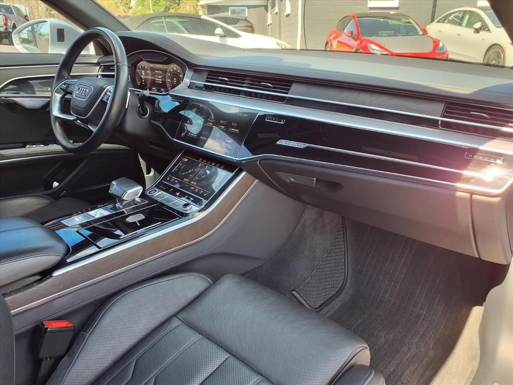Used 2022 Audi A8 L 3.0T w/ Executive Package image 11