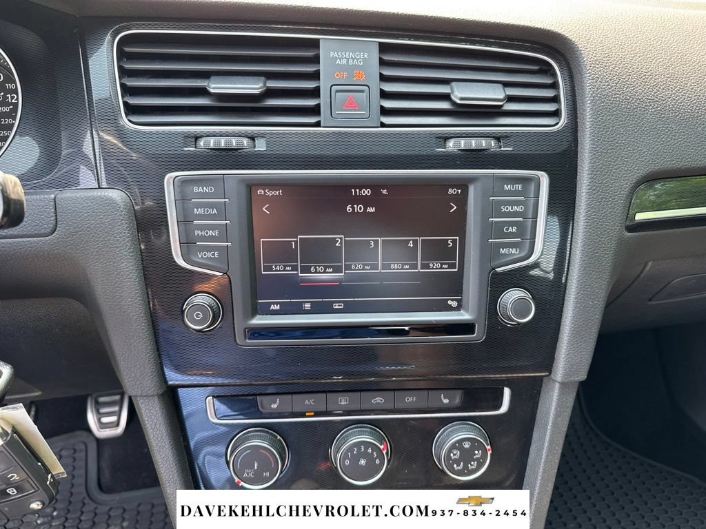 Used 2017 Volkswagen Golf 4-Door FWD image 16