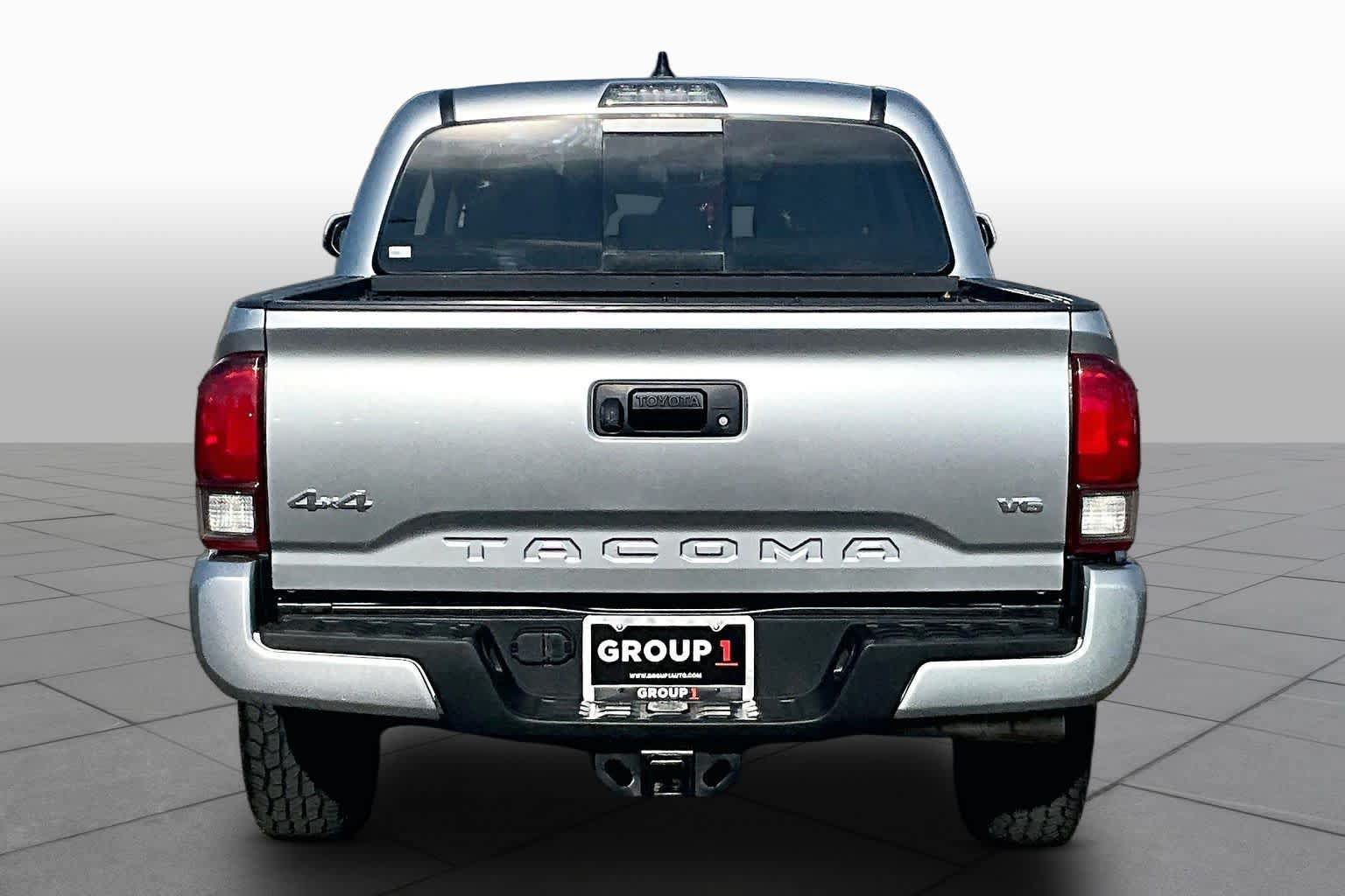 Used 2022 Toyota Tacoma SR5 w/ Technology Package AWD/4WD image 4