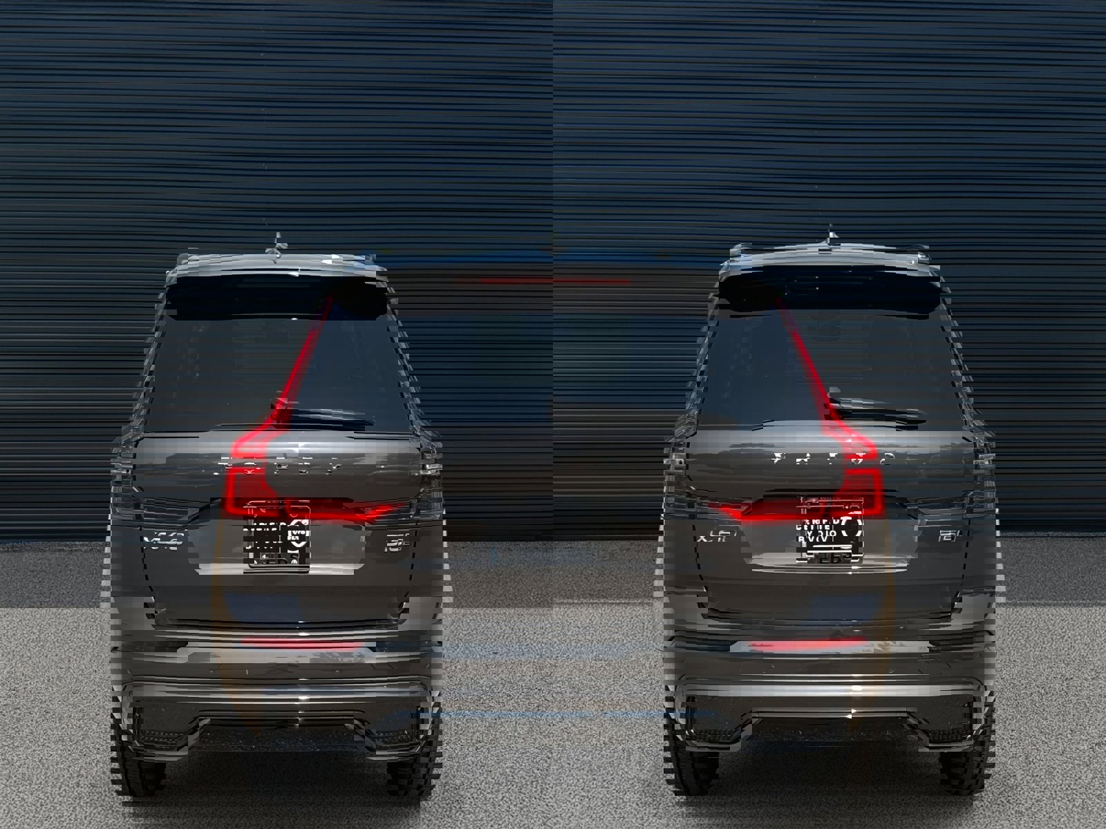 Certified 2025 Volvo XC60 B5 Plus w/ Climate Package image 6