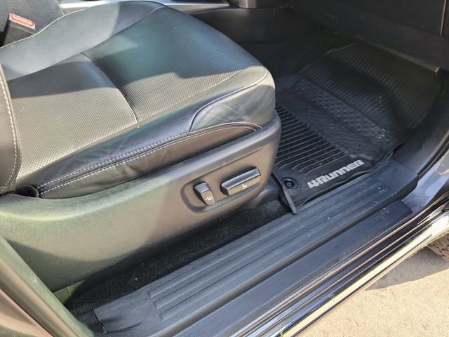 Used 2018 Toyota 4Runner Limited AWD/4WD image 36