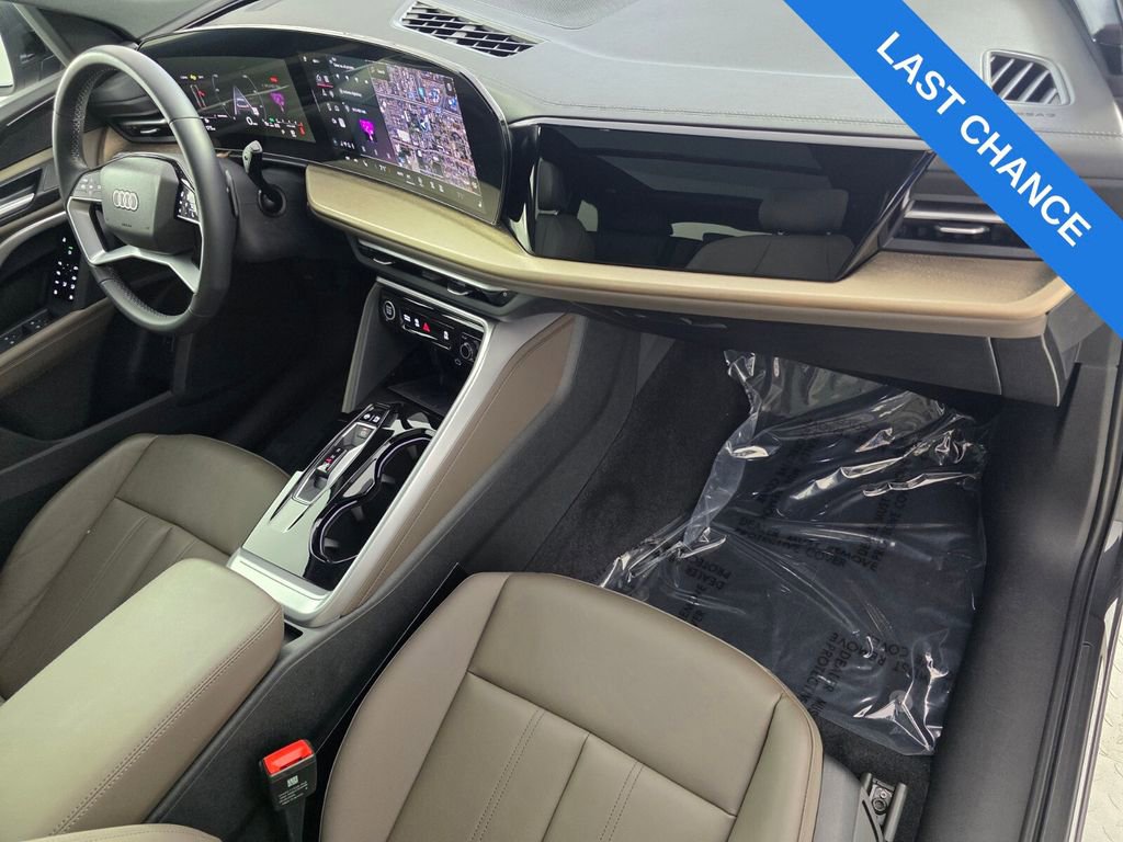 Used 2025 Audi Q5 Premium image 31