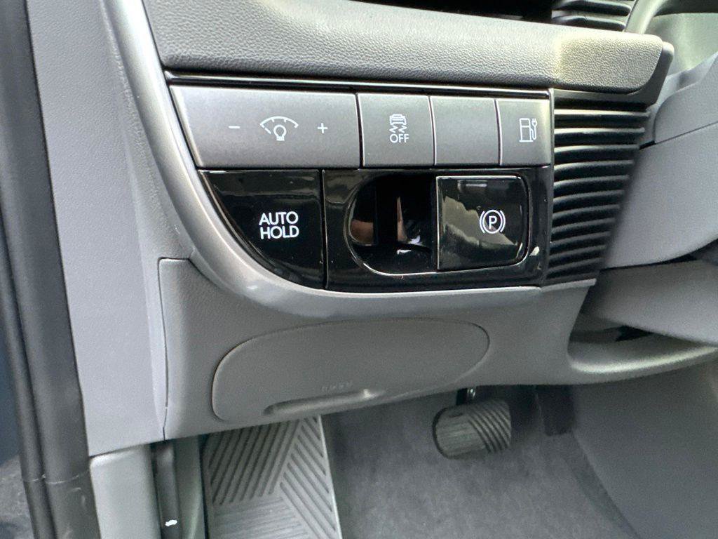 New 2027 Hyundai Ioniq 5 SE AWD/4WD image 12