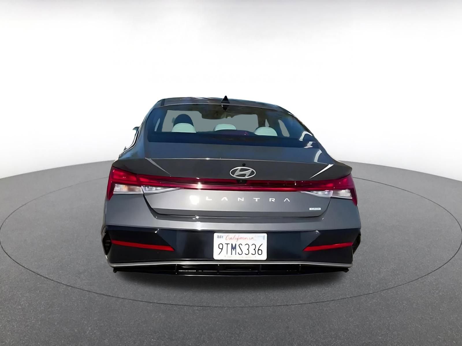 Used 2025 Hyundai Elantra Limited image 12