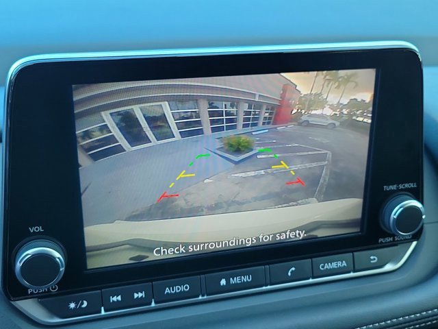 Used 2025 Nissan Rogue S image 29