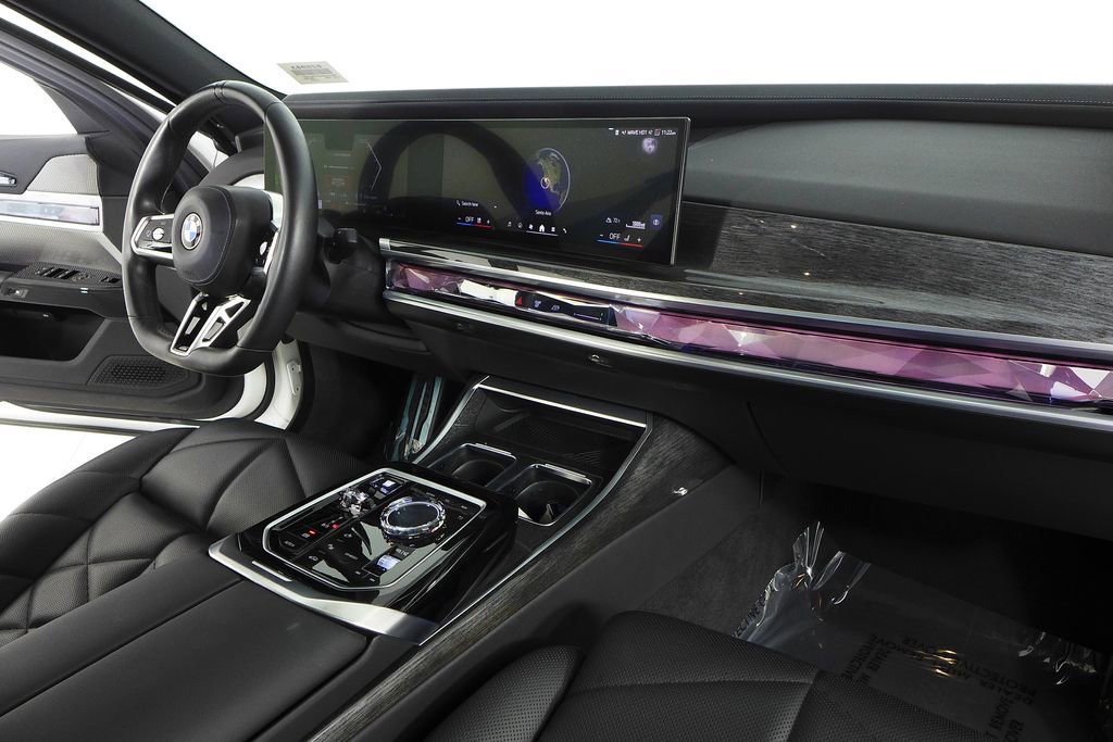 Used 2023 BMW 740i w/ Parking Assistance Package RWD image 13