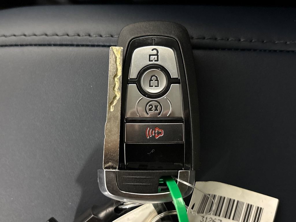 New 2026 Ford Maverick XLT w/ XLT Luxury Package FWD image 33