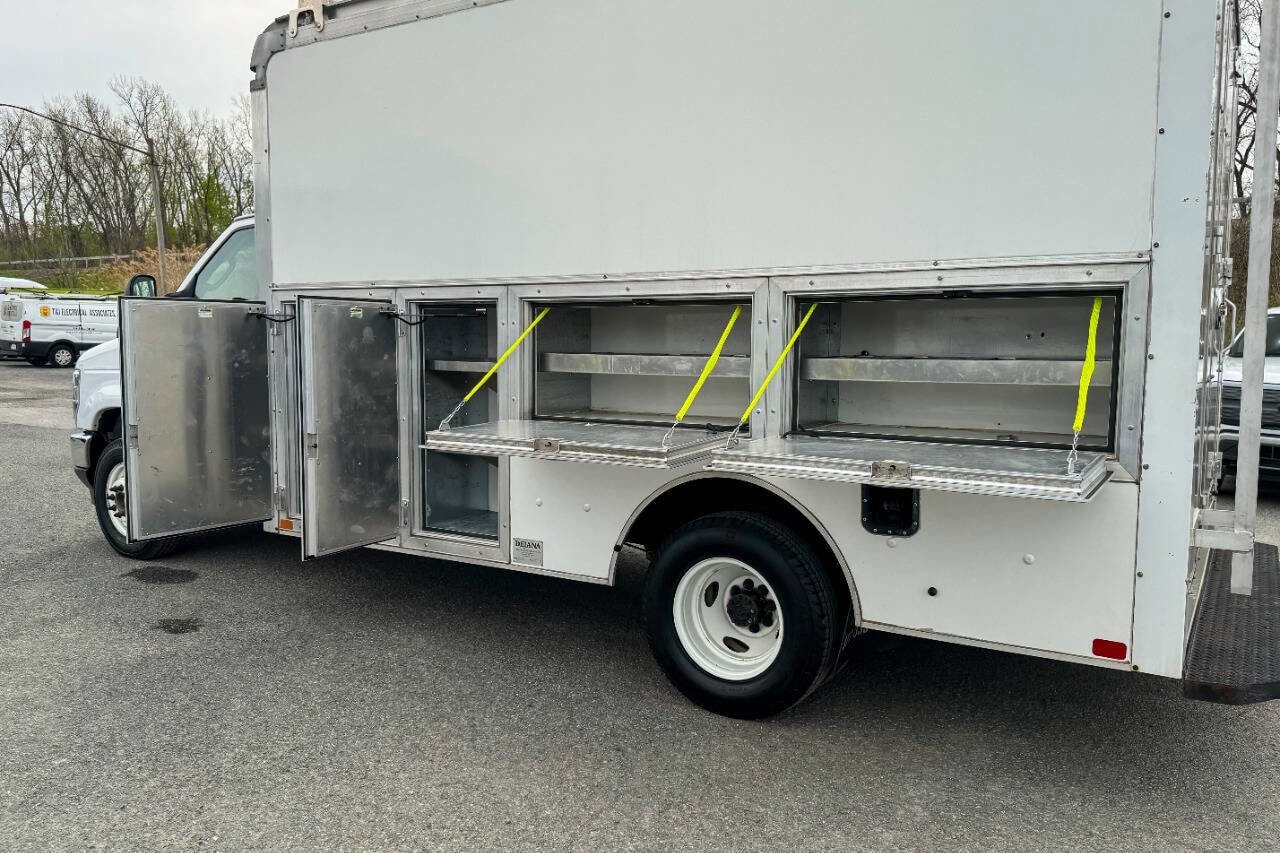 Used 2022 Ford E-350 and Econoline 350 Super Duty w/ Power Windows & Locks Group RWD image 21
