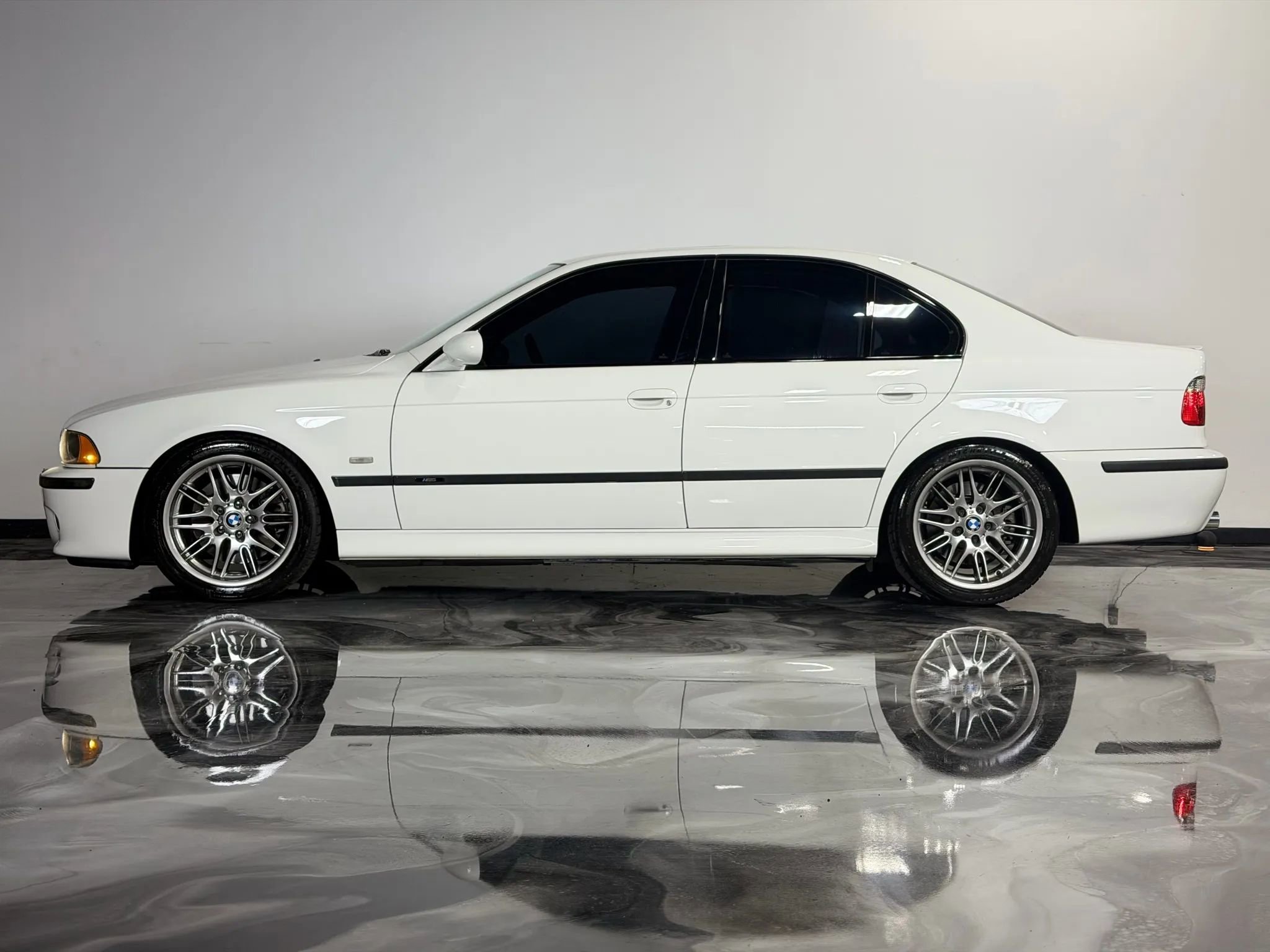 Used 2003 BMW M5 image 14