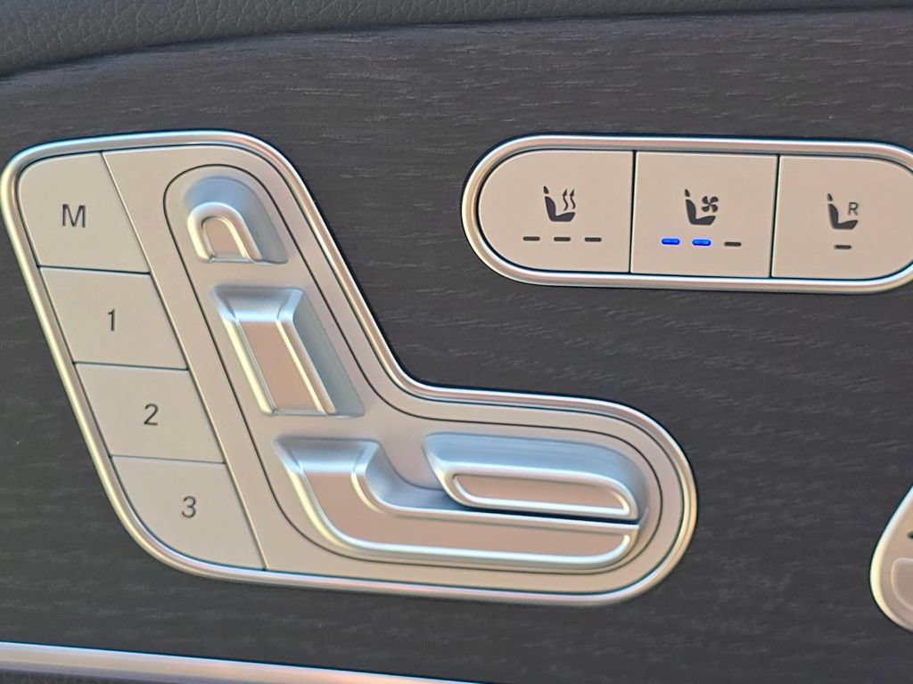 New 2026 Mercedes-Benz GLS 450 4MATIC image 6