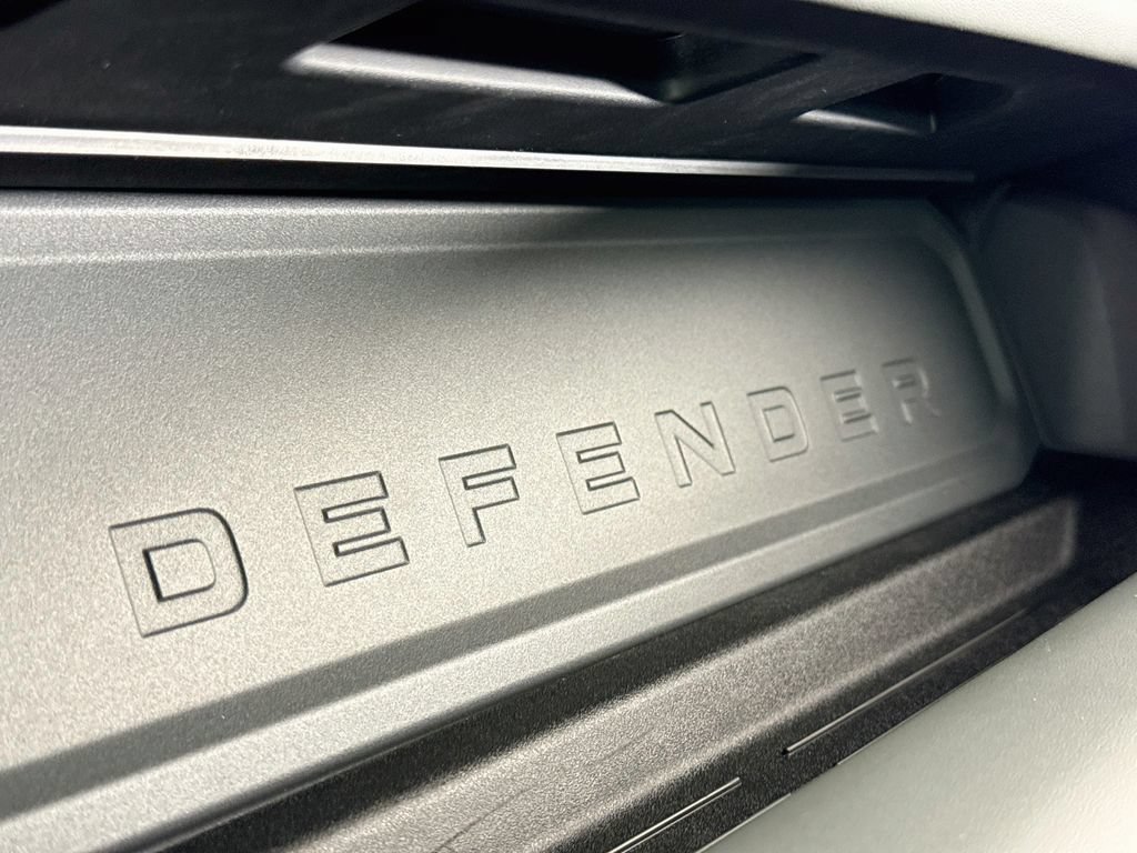 Used 2026 Land Rover Defender 110 X-Dynamic SE AWD/4WD image 24