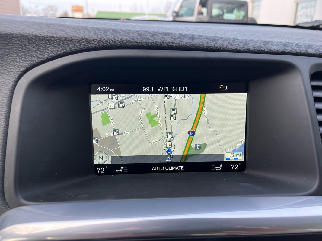 Used 2017 Volvo V60 T5 Premier w/ Convenience Package image 11