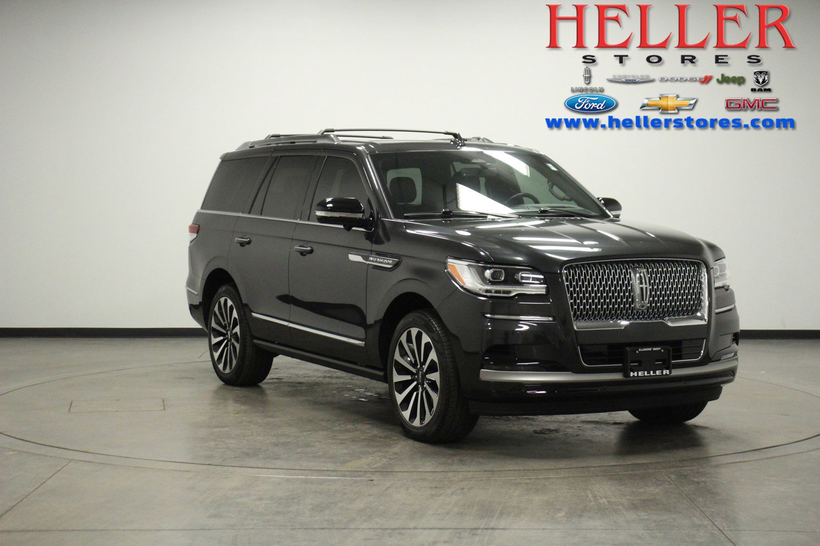 Used 2024 Lincoln Navigator Reserve image 1