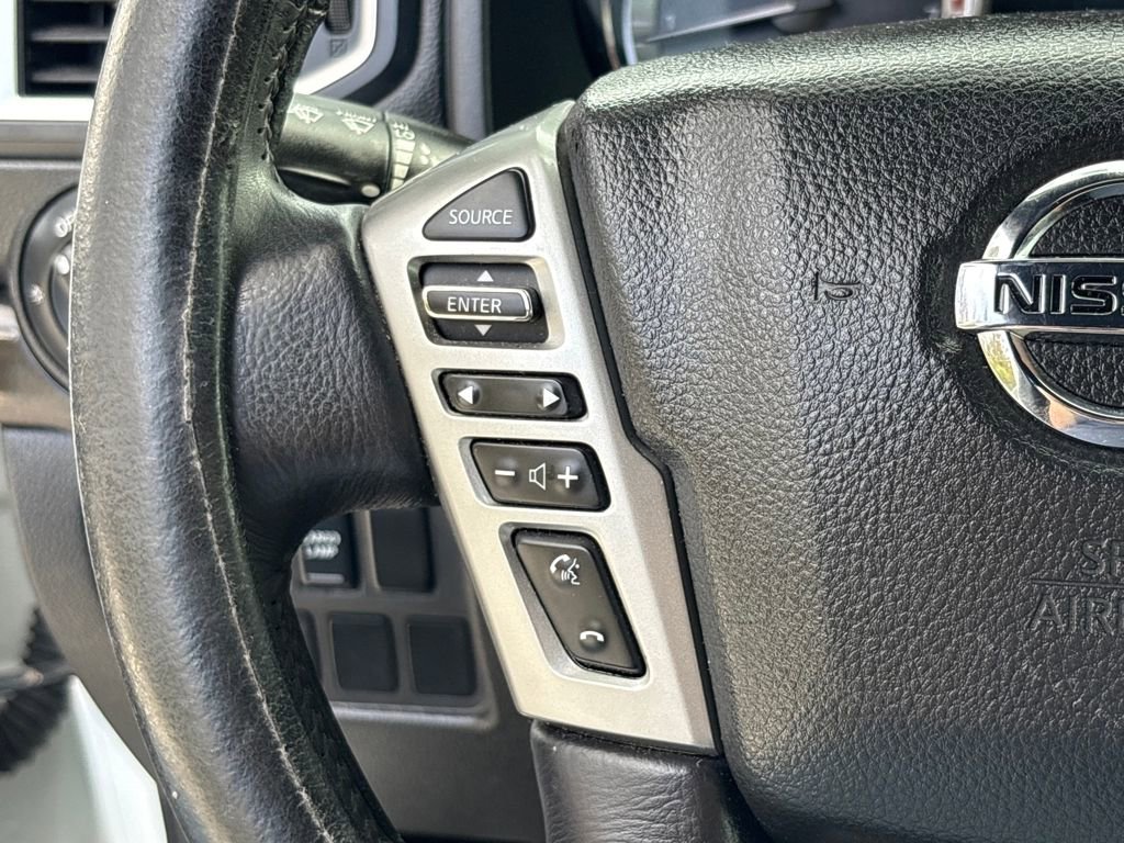 Used 2018 Nissan Titan SV w/ SV Convenience Package image 19