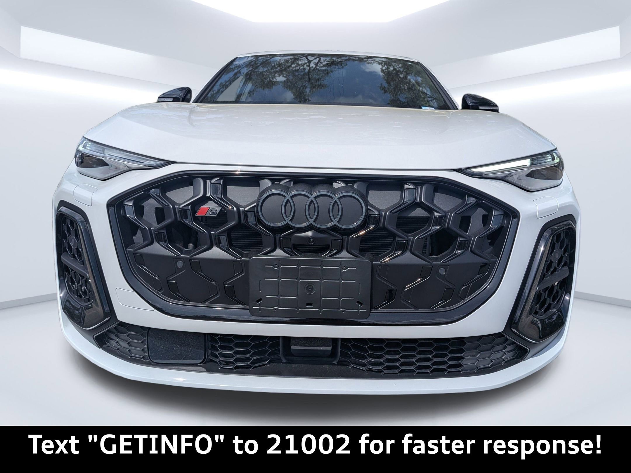 New 2025 Audi SQ5 Prestige image 9