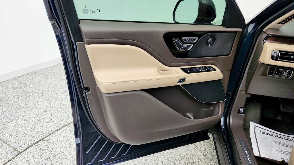 Used 2022 Lincoln Aviator Reserve w/ Equipment Group 201A RWD image 11